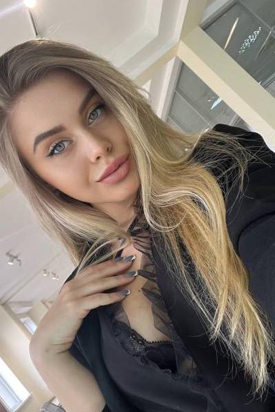 Ivanna 21 years old Ukraine Kiev, Ukrainian bride profile, ukrainianbridesint.com