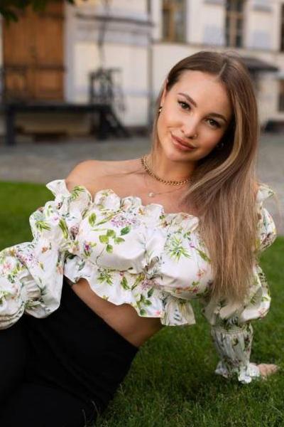 Iryna 27 years old Spain Alicante, Ukrainian bride profile, ukrainianbridesint.com